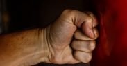 pugno violenza aggressioni