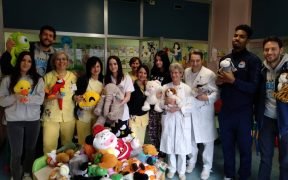 Wesley Saunders e Giampaolo Ricci in pediatria a Cremona